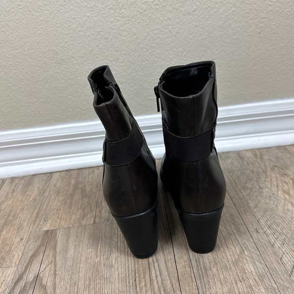 Clarks Lucette Jewels Leather Bootie Dark Brown Size 9 - Picture 3 of 7